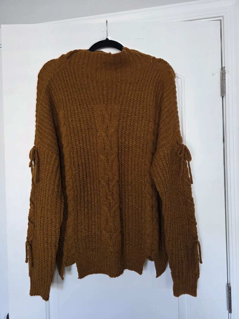a'gaci Chunky Cable Knit Turtleneck Sweater in Camel